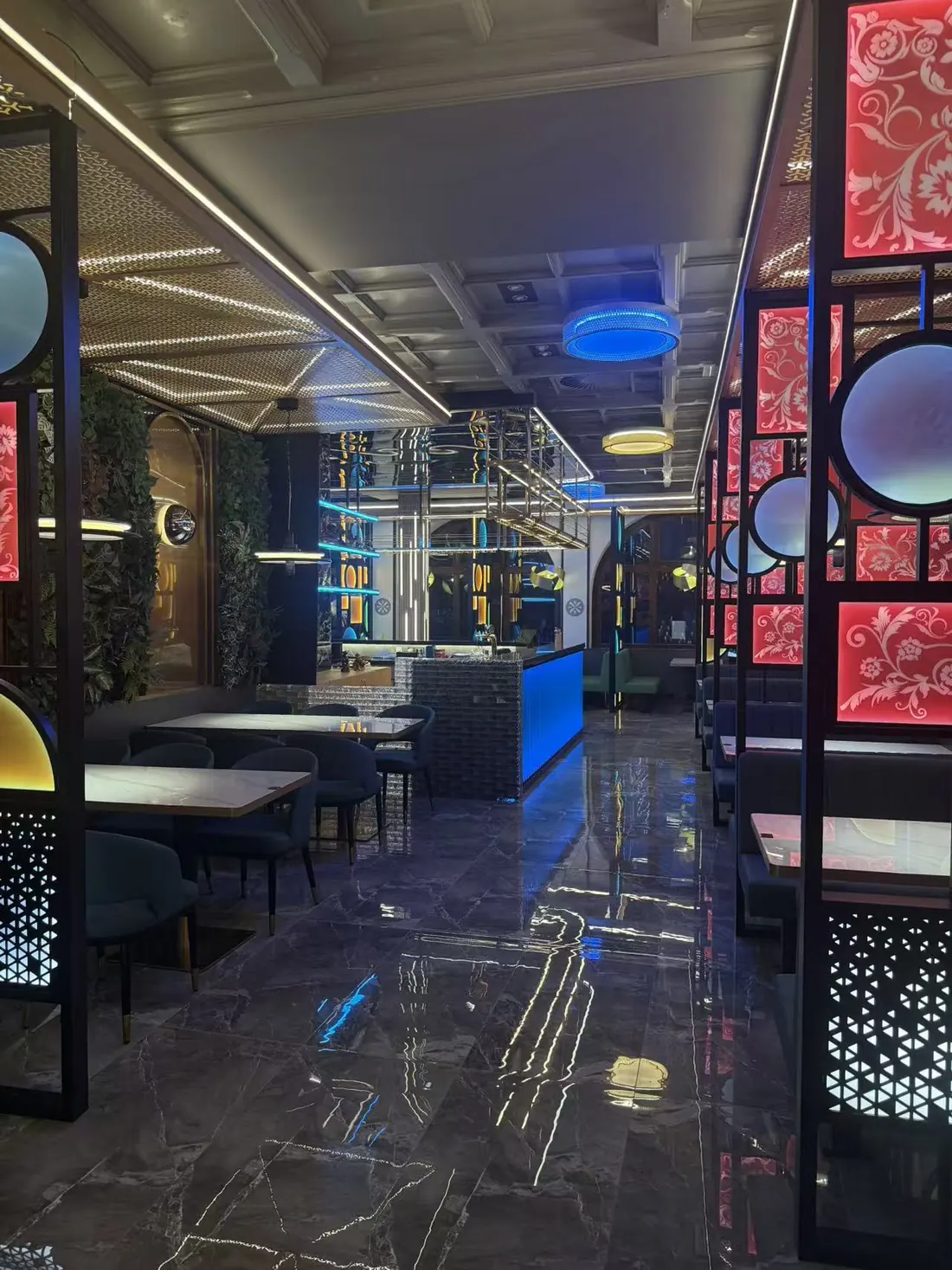 Interiér restaurace Zhe Wen